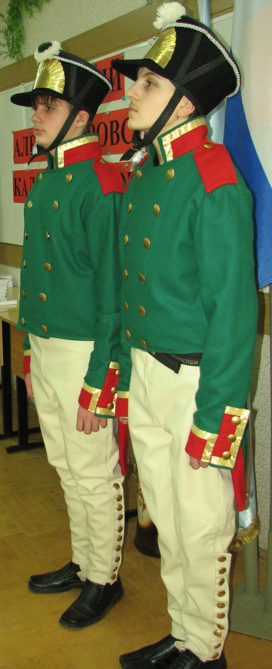 Комплекты формы кадета Александровского кадетского корпуса времен Отечественной войны 1812 года.