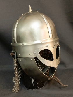 Шлем викинга, находка из Гъёрмундбю