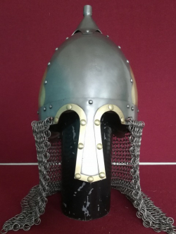 Шлем из Райковецкого городища