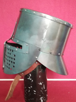 Шлем рыцарский, "Потхельм" тип 2