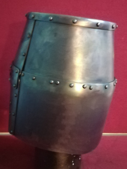 Шлем рыцарский, тип "Топфхельм" Барона фон Даргена