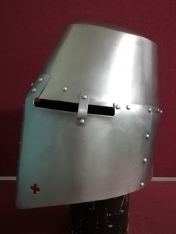 Шлем рыцарский, тип "Топфхельм" из Нюрмберга