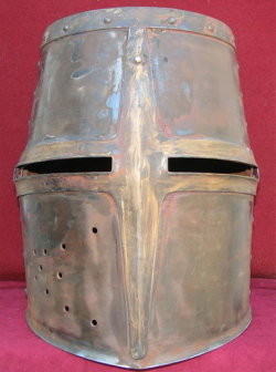 Шлем рыцарский, тип "Топфхельм" из Мальброка