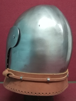 Шлем рыцарский, Бацинет спортивный Сплитвизор, тип 1